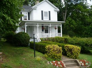 42 Lanier Ave, Chatham, VA 24531