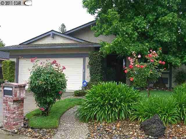 1st image of 351 Lakeside Ct
