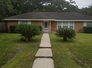 5900 Berkley Dr, New Orleans, LA 70131
