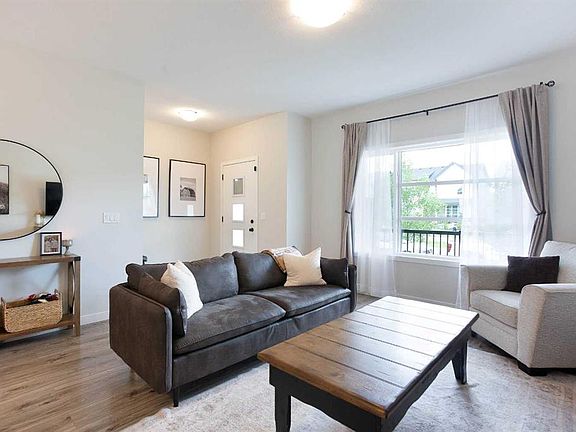 3rd image of 136 E Highview Gate SE