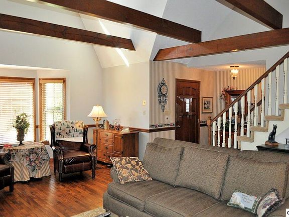 5th image of 871 Hinkle Estates Dr