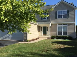 211 S Tanglewood Ct, Round Lake, IL 60073