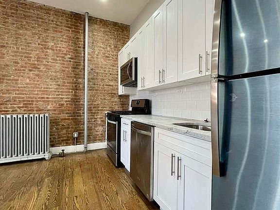 4th image of 1024 Bedford Ave #1