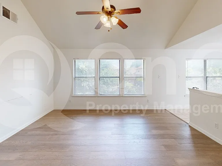 786 Pierre Ln — Photo 8