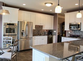 6061 Valley Forge Dr, Coopersburg, PA 18036