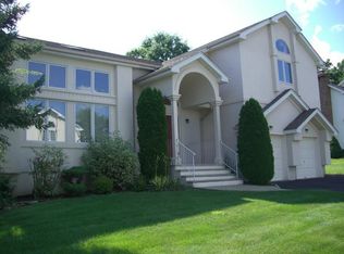 7 Spruce Ln, Warren, NJ 07059