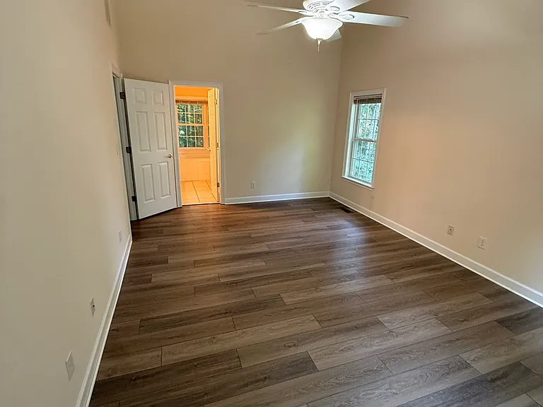 305 E Monacan Dr — Photo 18