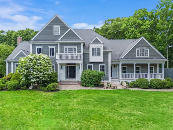 16 Kingsbury Dr, Holliston, MA 01746