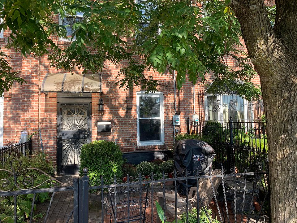 1st image of 113 Chestnut Ave #A