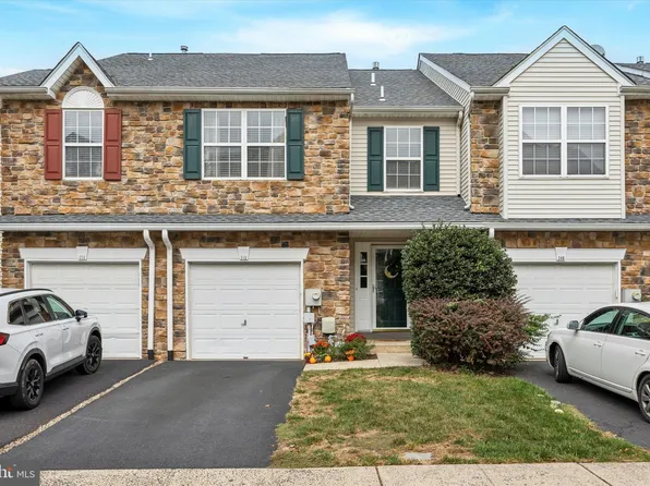 348 Glenn Rose Cir, King Of Prussia, PA 19406