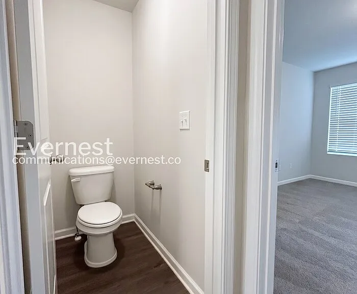 218 Lee St — Photo 21