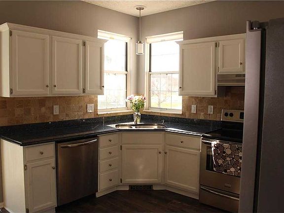 5th image of 26951 Glenside Ct