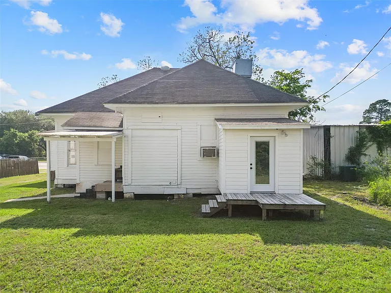 327 S Robb St — Photo 16