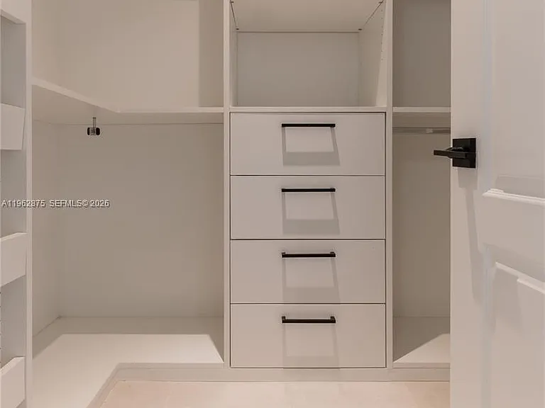 7300 SW 77th Ave — Photo 33