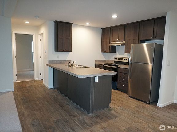 5th image of 501 E Wood Lane