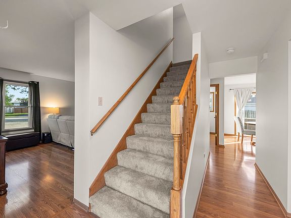 2nd image of 1909 Cumberland Dr