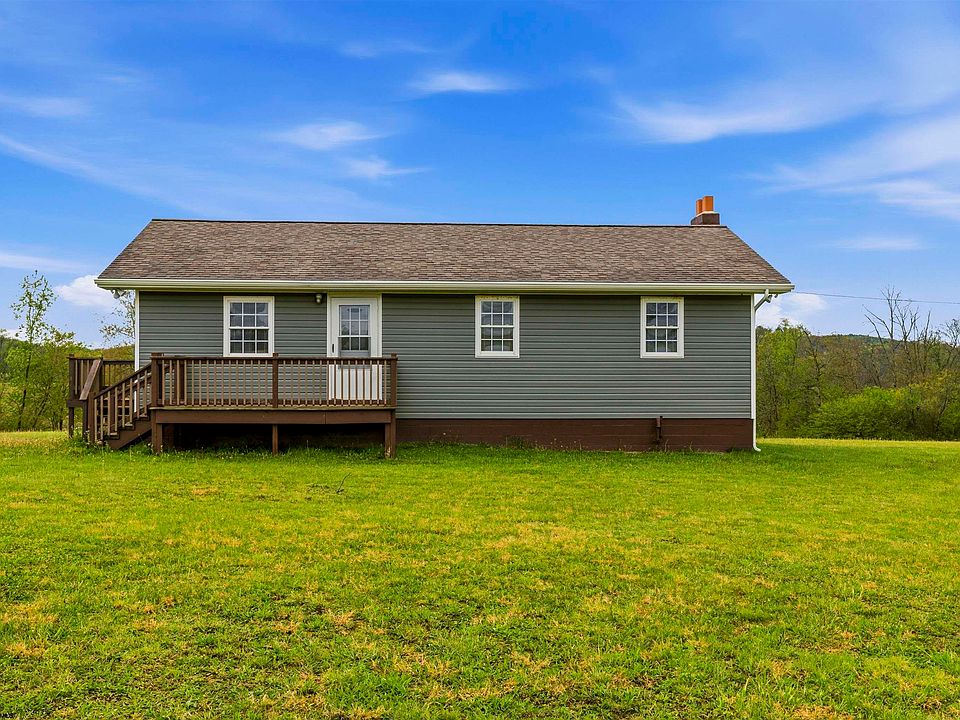 1st image of 6 Leasure Ln