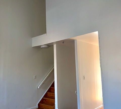 4th image of 356 Tompkins Ave #2