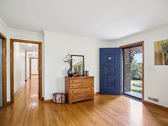 4th image of 4028 Sussex Dr