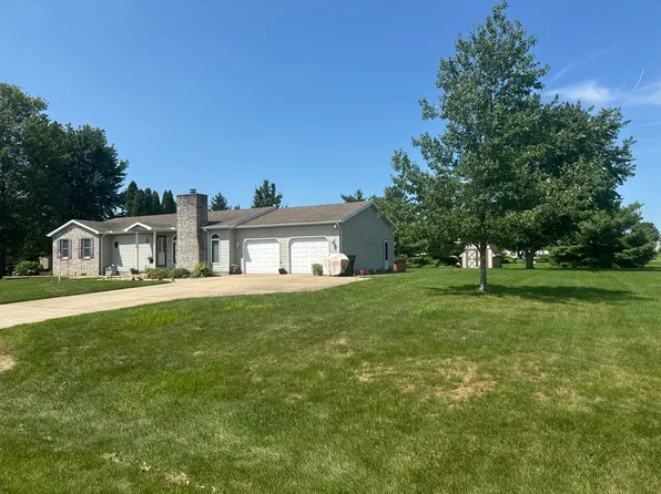 5434 Brittany Ln, Clinton, IL 61727