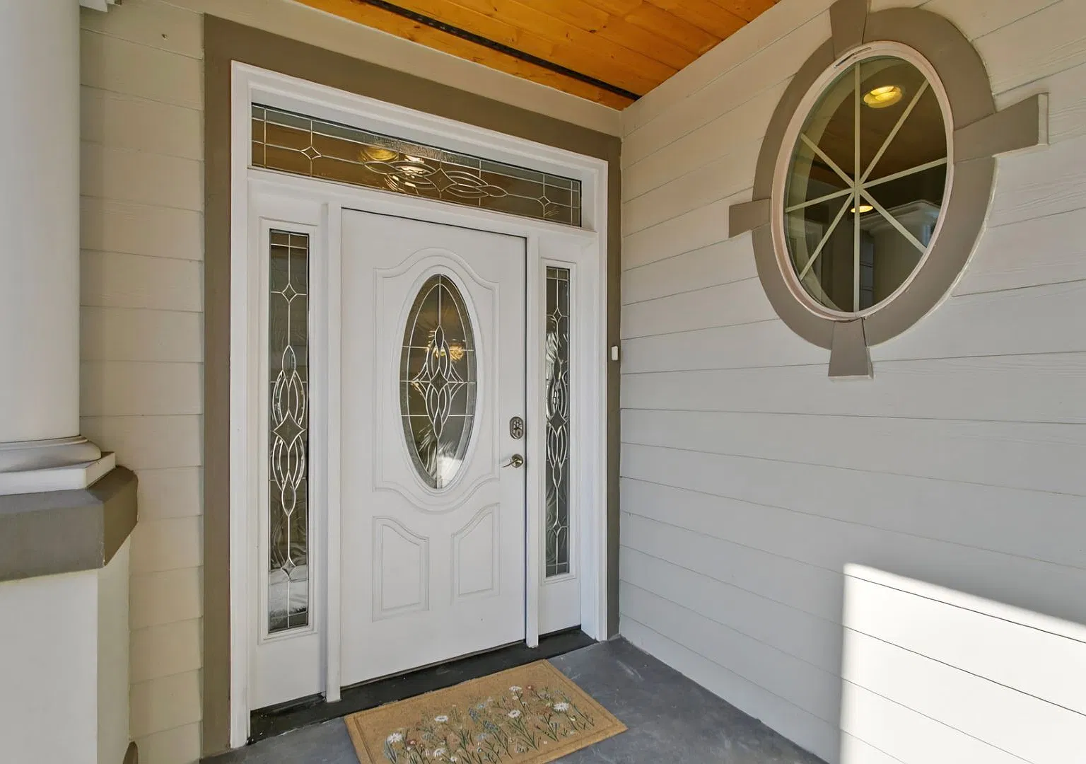 Federal Way 4 Bed, 3 Bath with Bonus Room and Primary Suite Retreat — Photo 2
