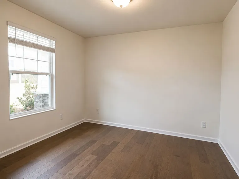 1511 Felthorpe Way — Photo 8