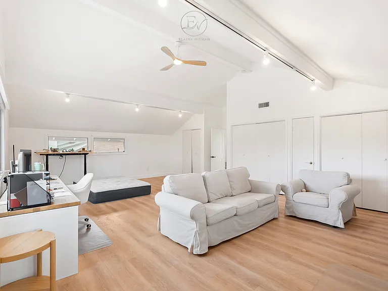 8536 Cliffridge Ave — Photo 26