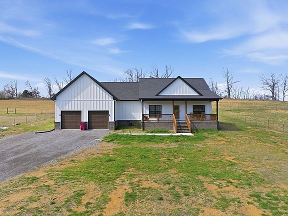 2nd image of 638 Howell Rd