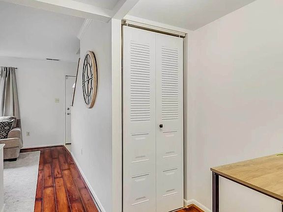 5th image of 2219 Chamblee Pl