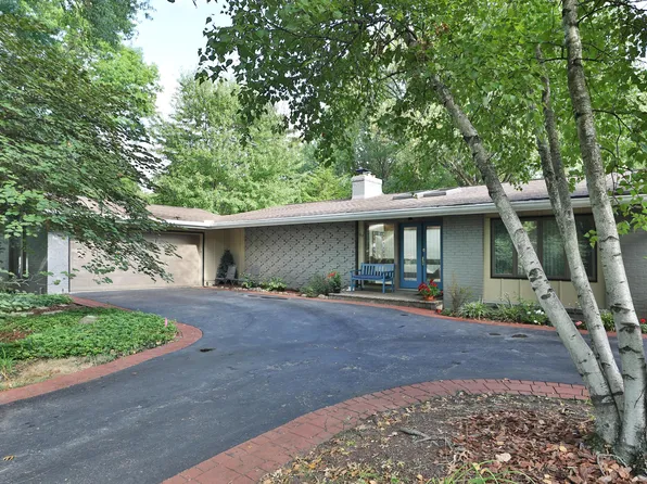 160 Croswell Rd, Columbus, OH 43214