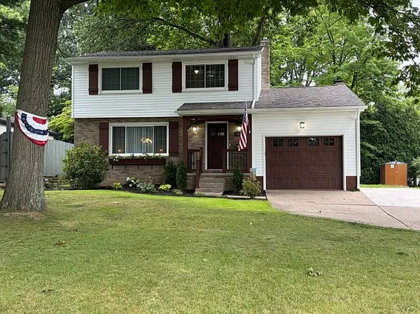 4637 Yarmouth Ln, Youngstown, OH 44512