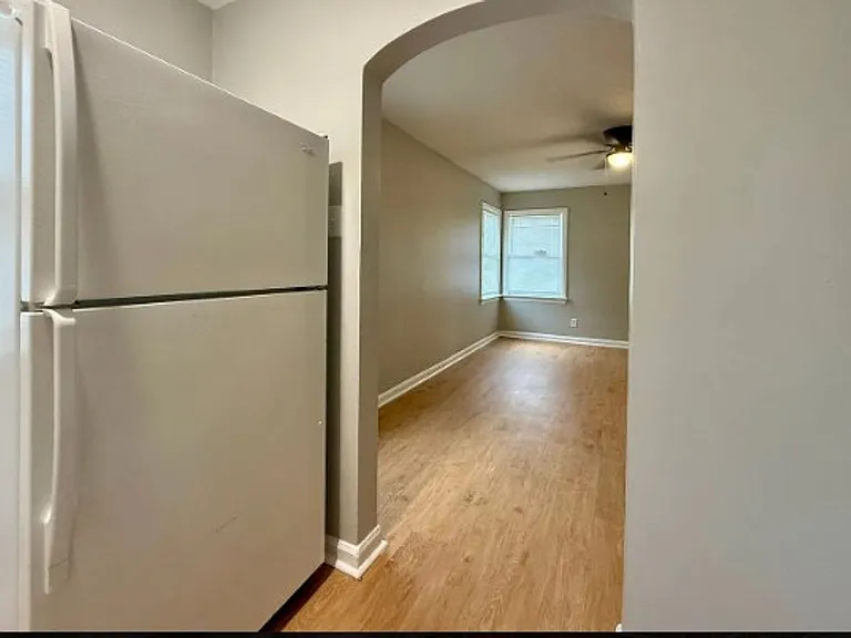 440 N Indiana Ave — Photo 9