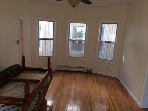 3rd image of 8434 122nd St