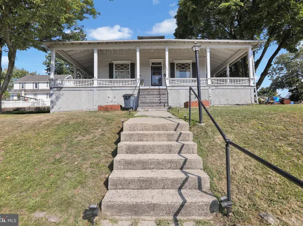 1954 Elk Ave, Pottsville, PA 17901