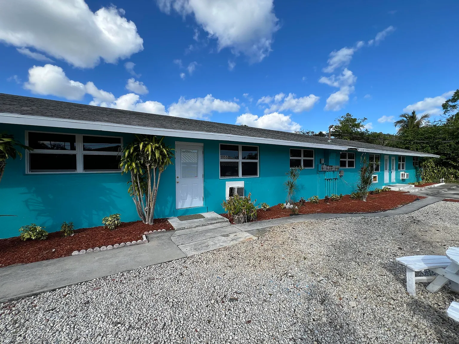 2 bed, 1.0 bath, 825 sqft, $1,795 — Photo 1