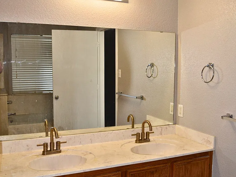 4603 Regency Dr — Photo 22