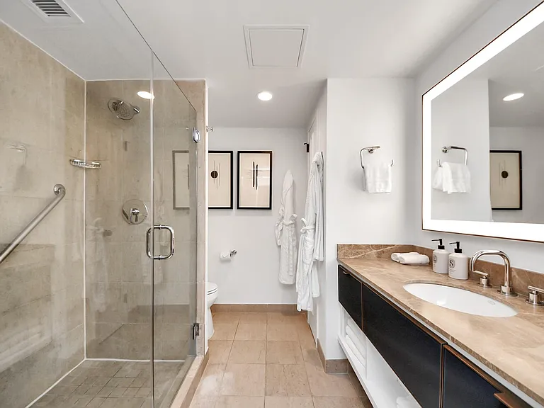 1300 Lamar St #S9 — Photo 26