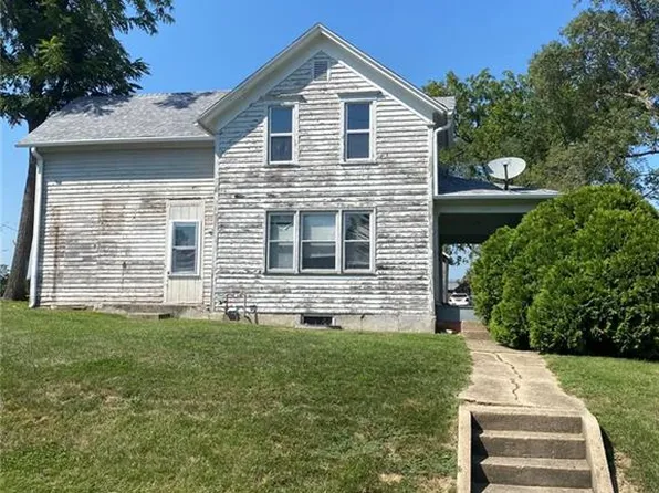 915 E 2nd St, Maryville, MO 64468