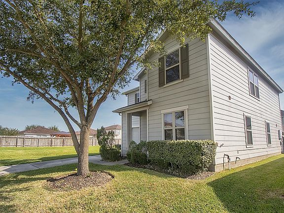 3rd image of 12607 Skyview Creek Ct