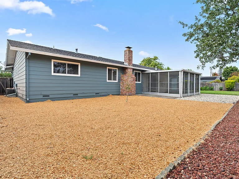 762 Garland Ave — Photo 3