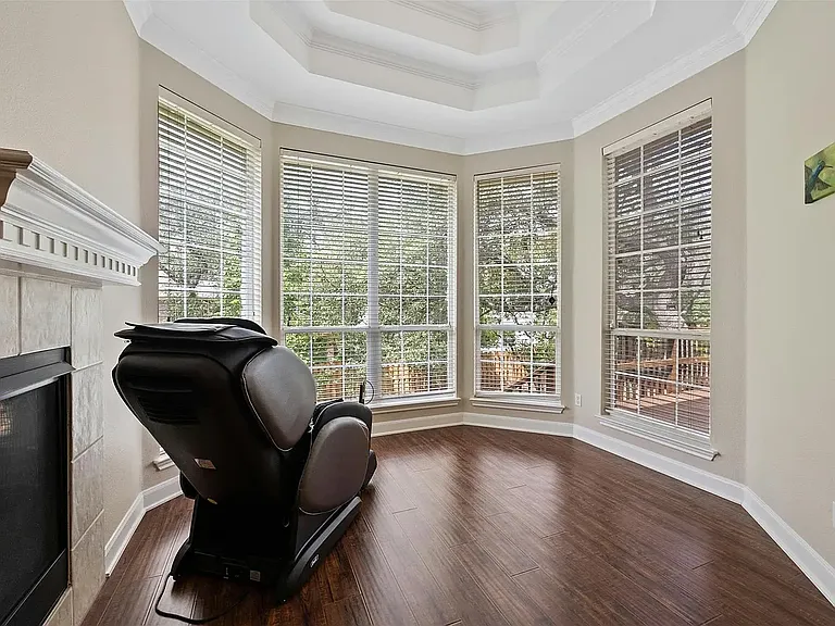 10700 Hastings Ln — Photo 15