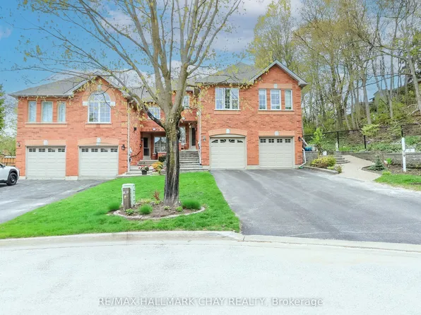 13 Bailey Ct, Barrie, ON L4N 8N1