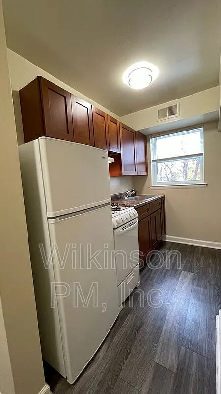 1 bed, 1.0 bath, 465 sqft, $995 — Photo 3