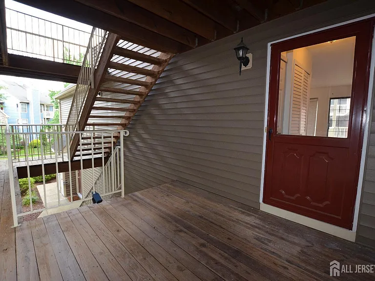 14 Lear Ct — Photo 5