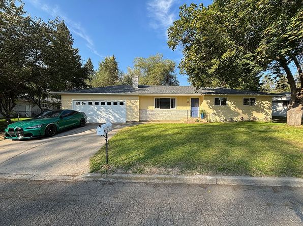 401 E Buttercup Ln
