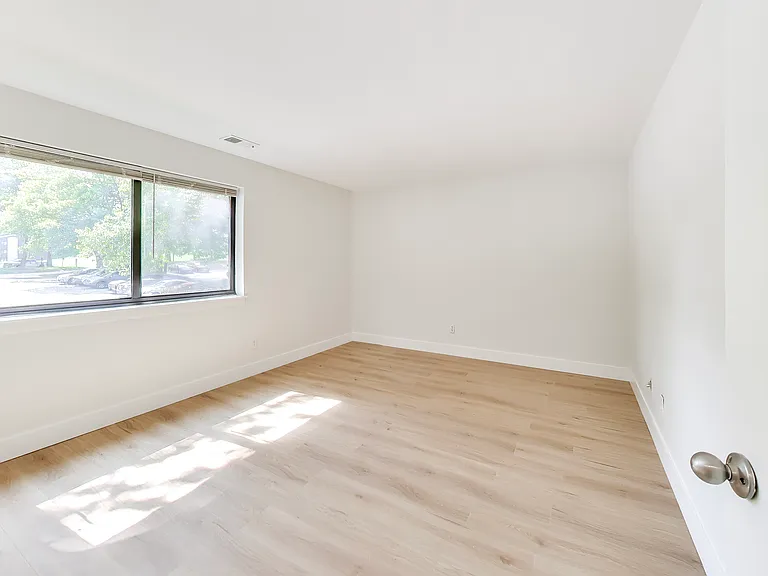 6027 Majors Ln #3 — Photo 13