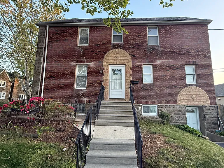 6936 Rutland St — Photo 2