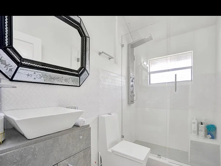 875 SW 13th Ave — Photo 30