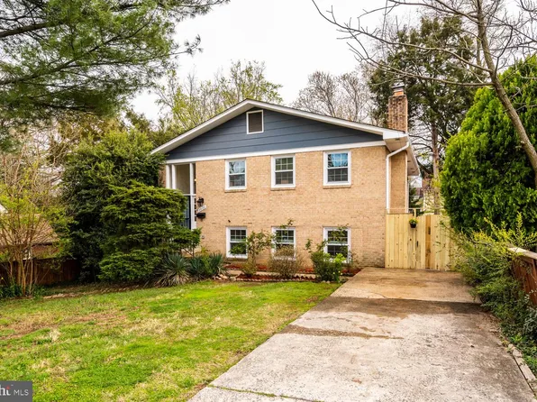 2620 12th St S, Arlington, VA 22204