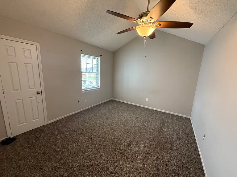 705 Cedar Dr #D — Photo 5